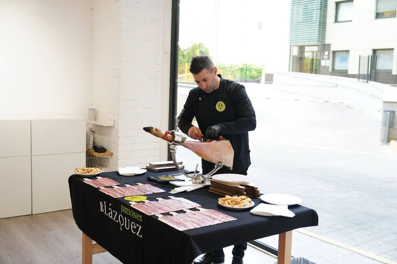 Jamones Blázquez marida arte y gastronomía en FÀCYL 2025: jamón de bellota Admiración