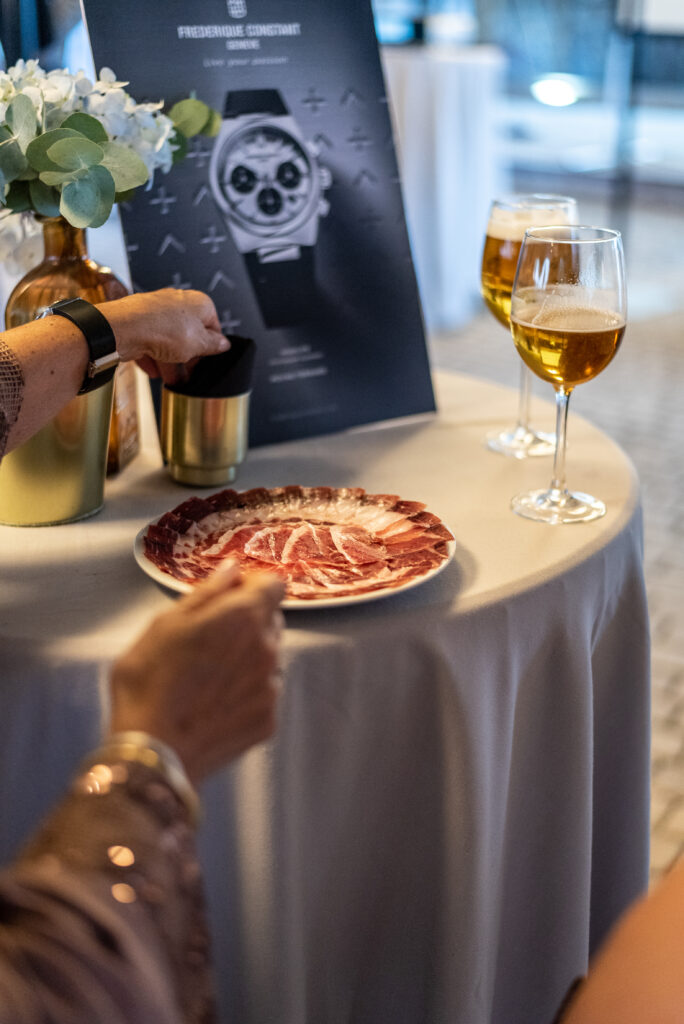 Jamón ibérico

Alta gastronomía

Evento en Salamanca (si lo usas como título o nombre genérico de actividad)

Jamones Blázquez

Fernández Joyeros

Frédérique Constant

Lujo artesanal

Corte a cuchillo

Jamón de bellota

Palacio de San Esteban